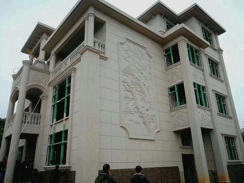 那么仿石漆與瓷磚、干掛石材對比有哪些優點和缺點呢？